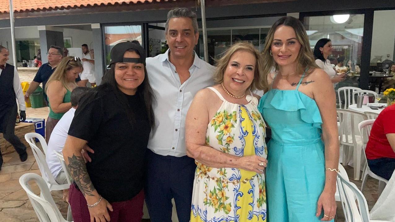 Amor e alegria: Toninha Campos e seu esposo Fábio celebram um ano de casamento com grande festa em Três Lagoas  Amor e alegria: Toninha Campos e seu esposo Fábio celebram um ano de casamento com grande festa em Três Lagoas