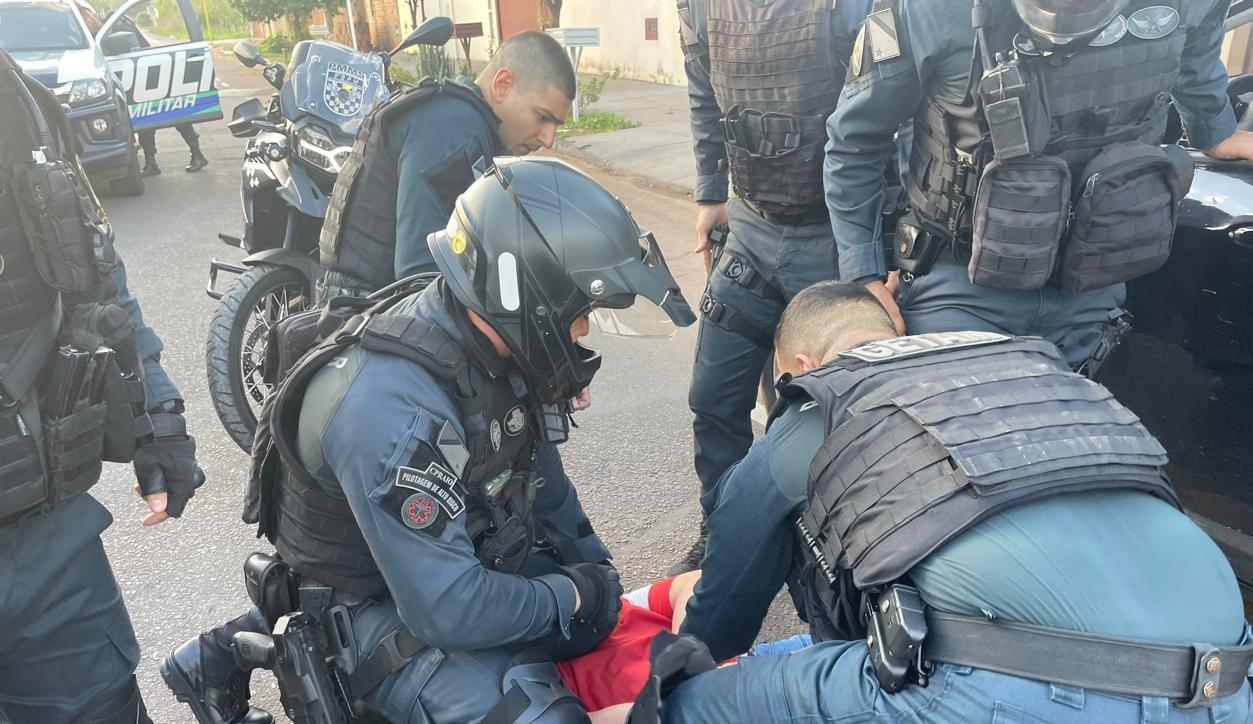 Perseguição cinematográfica por vários bairros de Três Lagoas mobiliza equipes da PM e termina com jovem de 18 anos detido 