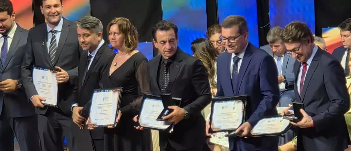 Assembleia Legislativa presta homenagens a Cassiano Maia e Tonhão em Campo Grande Assembleia Legislativa presta homenagens a Cassiano Maia e Tonhão em Campo Grande