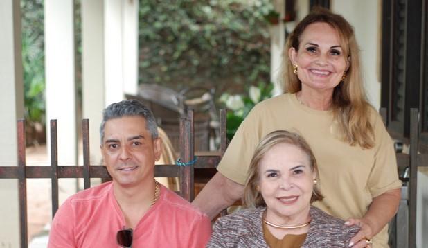 Cerimonialista Ângela Rondon celebra aniversário em grande estilo ao lado de familiares e amigos em Três Lagoas