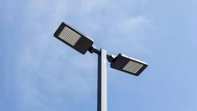 Consórcio “Brilha Três Lagoas” inicia troca de lâmpadas por LED e expande iluminação Consórcio “Brilha Três Lagoas” inicia troca de lâmpadas por LED e expande iluminação