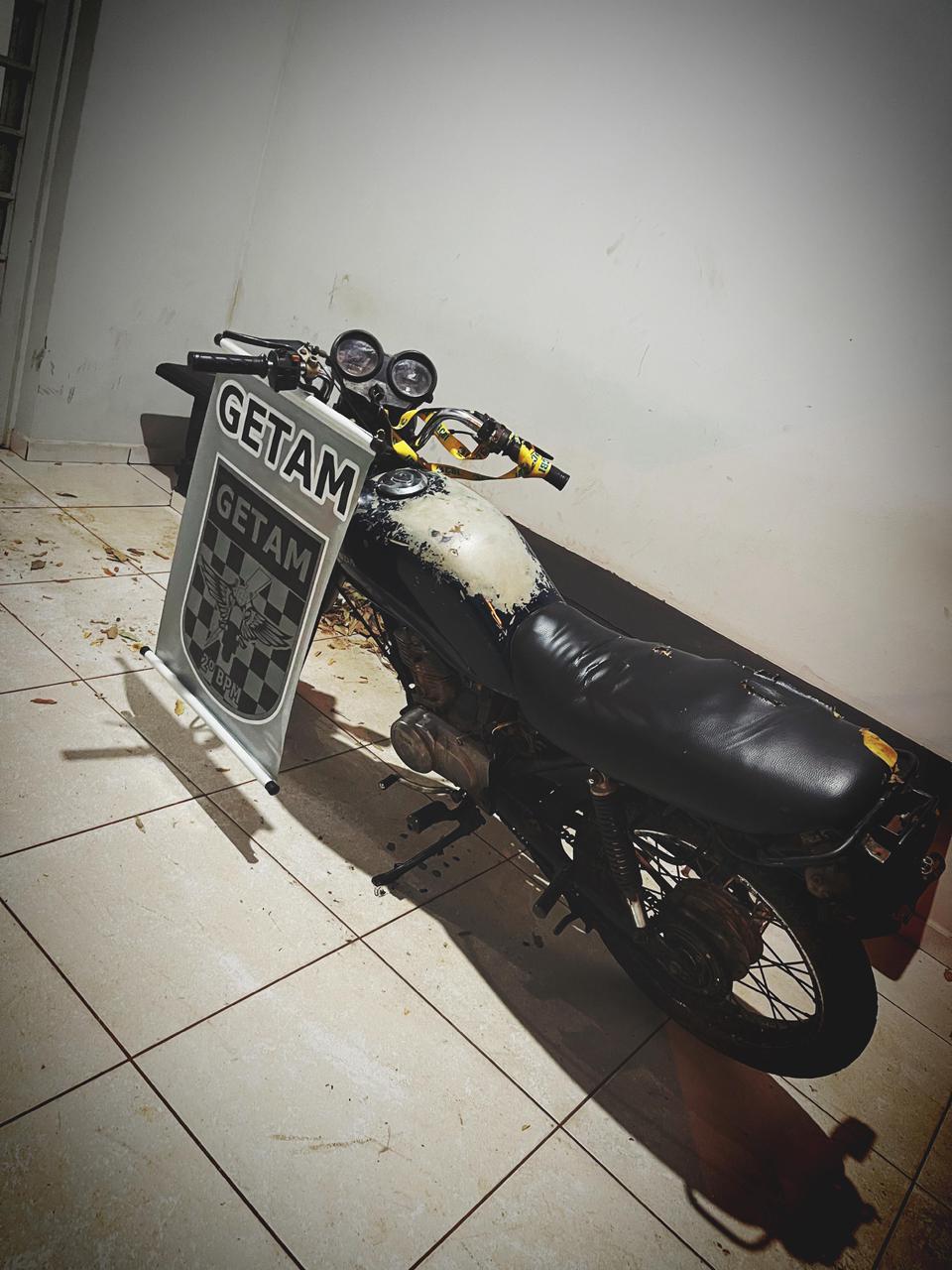  Motociclista tenta dar o “pinote” mas acaba detido pela PM de Três Lagoas