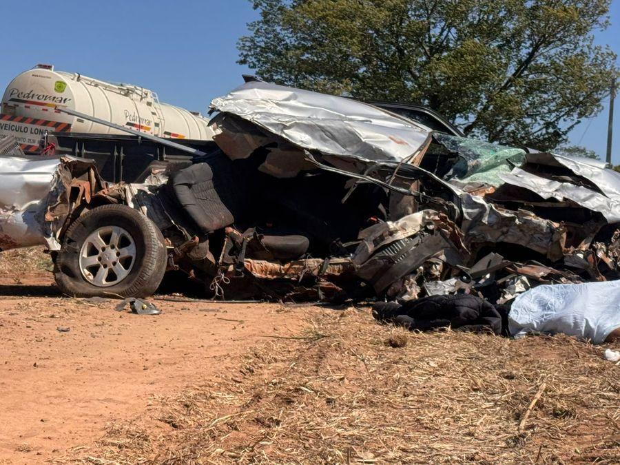 Motorista de caminhonete morre durante grave acidente na divisa entre MS e São Paulo  
