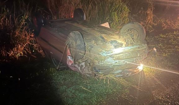 Motorista morre e passageira fica em estado grave em acidente em Dourados Motorista morre e passageira fica em estado grave em acidente em Dourados