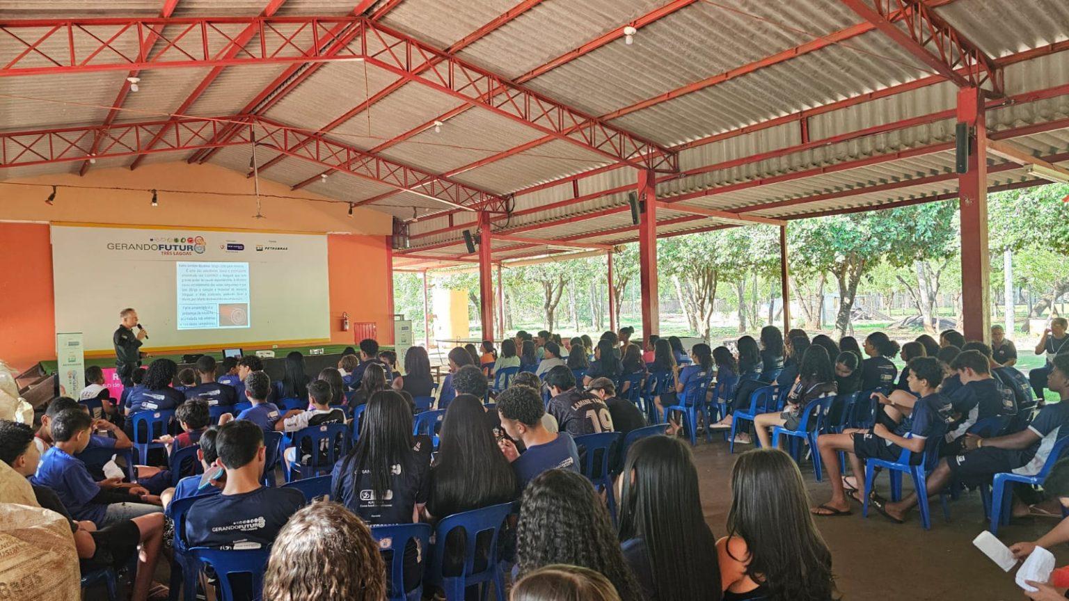 Polícia Militar de Três Lagoas realiza palestra sobre prevenção ao uso de drogas  Polícia Militar de Três Lagoas realiza palestra sobre prevenção ao uso de drogas