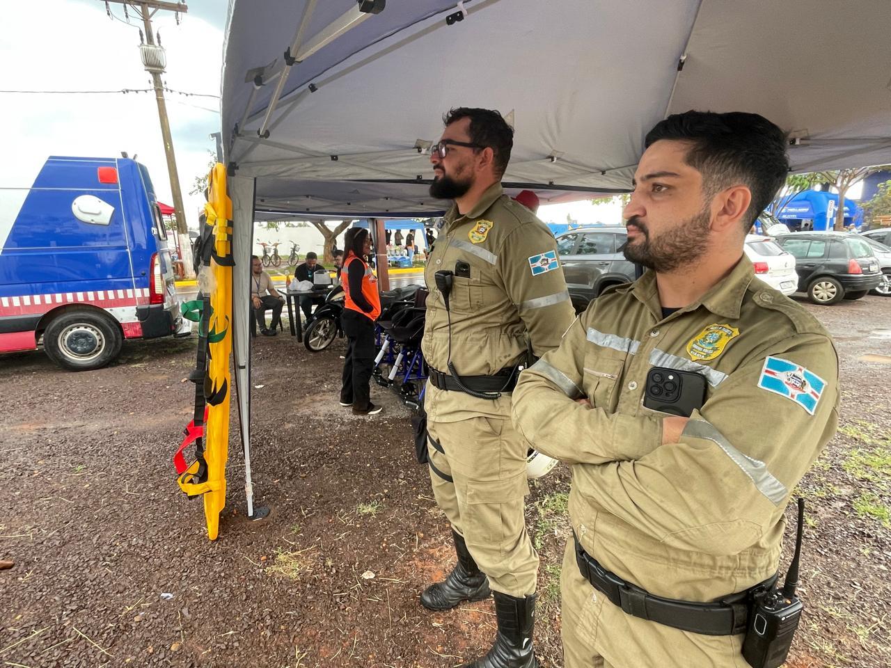Polícia Militar e Departamento de Trânsito garantem segurança no Cemitério Santo Antônio durante o Dia de Finados em Três Lagoas Polícia Militar e Departamento de Trânsito garantem segurança no Cemitério Santo Antônio durante o Dia de Finados em Três Lagoas