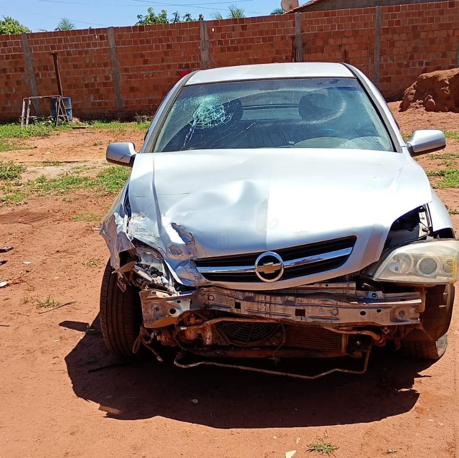 Carro em alta velocidade invade empresa de recicláveis e moradores cobram redutor de velocidade na Rua Rio Negro em Três Lagoas Carro em alta velocidade invade empresa de recicláveis e moradores cobram redutor de velocidade na Rua Rio Negro em Três Lagoas