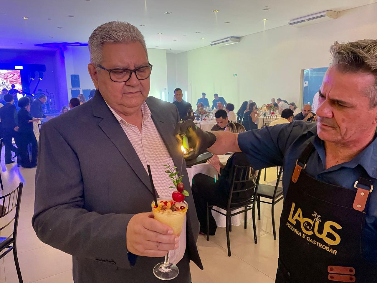 Noite de homenagens e reconhecimento: Ricardo Ojeda celebra 23 anos do Perfil News destacando o desenvolvimento de Três Lagoas e o setor da celulose Noite de homenagens e reconhecimento: Ricardo Ojeda celebra 23 anos do Perfil News destacando o desenvolvimento de Três Lagoas e o setor da celulose