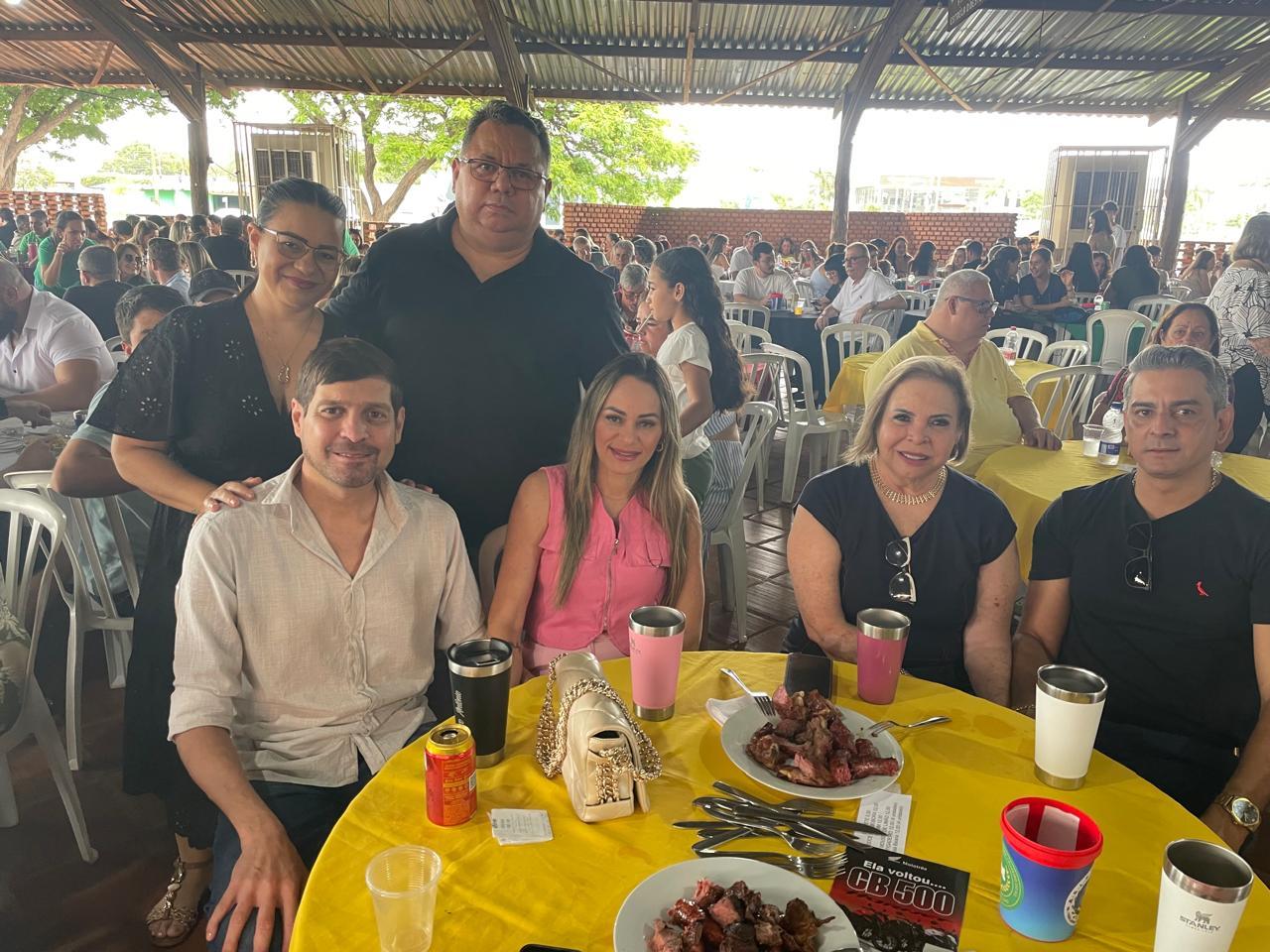 Festa da Maçonaria teve até chapéu e violão assinados por Maraisa e Gusttavo Lima, além de bingo que premiou R$ 2 mil