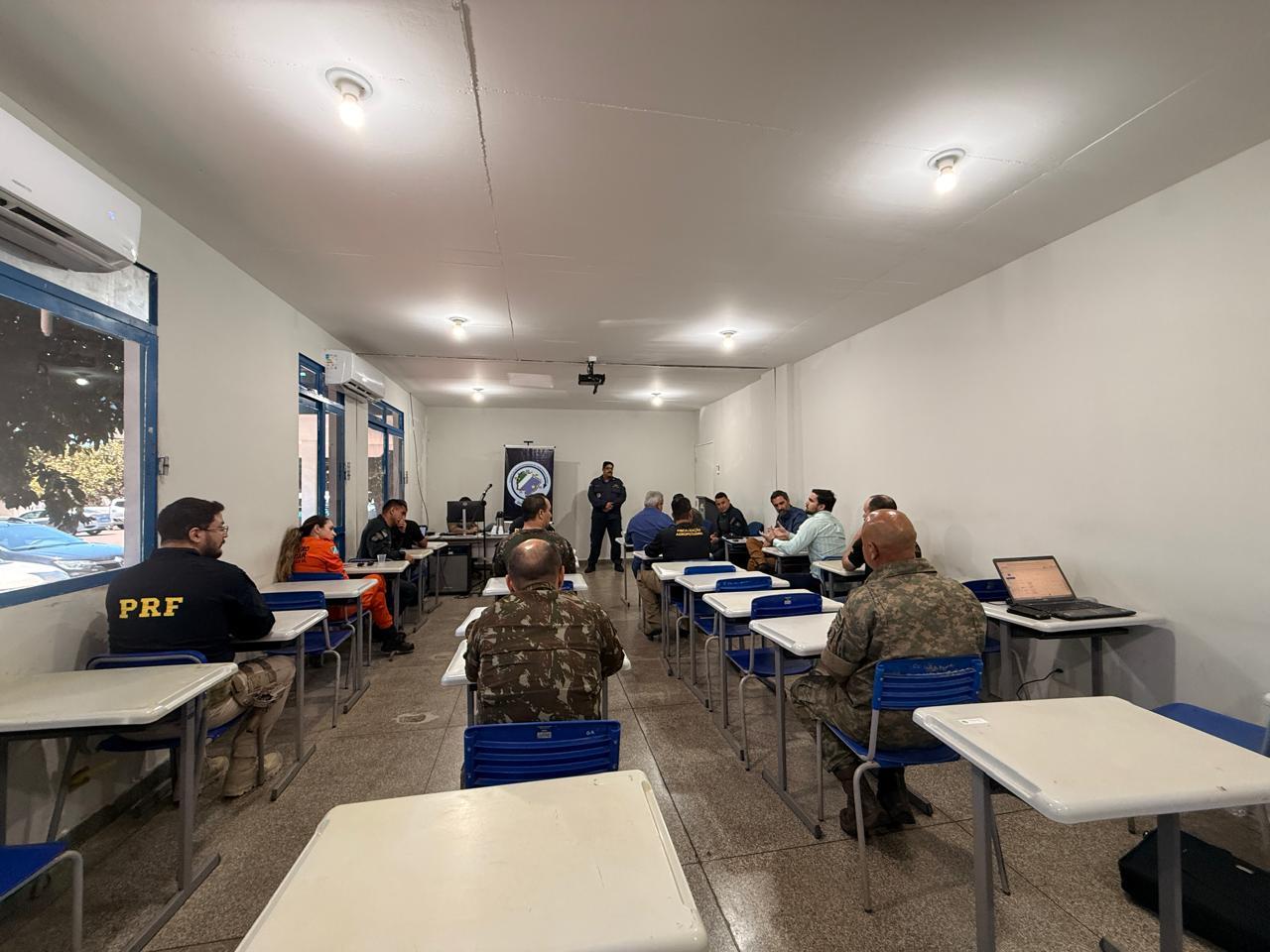 Reunião do Gabinete de Gestão Integrada de Fronteiras e Divisas reúne forças de segurança no 2º BPM em Três Lagoas Reunião do Gabinete de Gestão Integrada de Fronteiras e Divisas reúne forças de segurança no 2º BPM em Três Lagoas