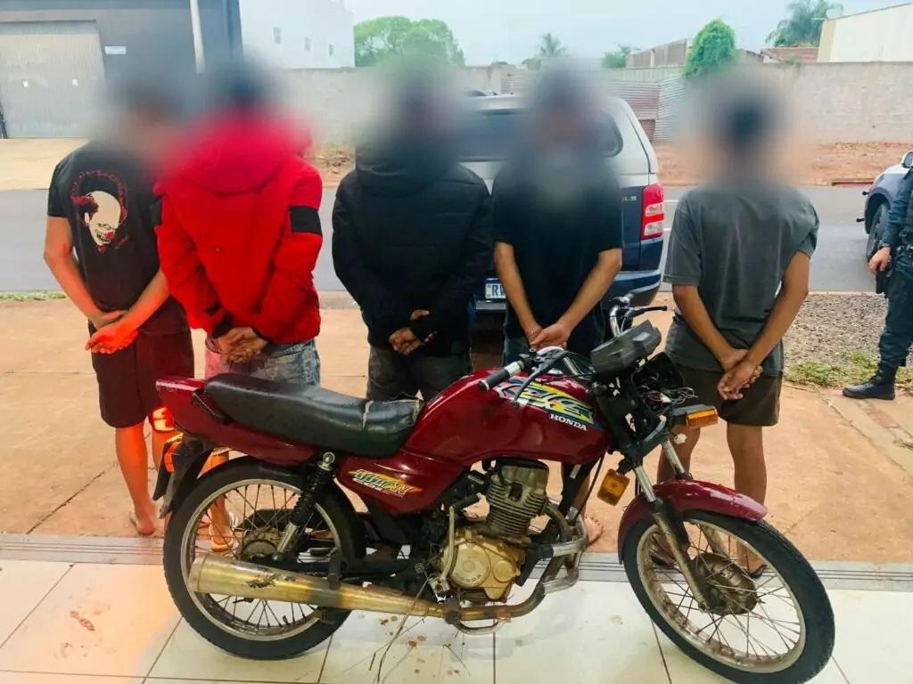 “Acham que a terra é sem Lei”: Menores que furtaram moto no Centro de Três Lagoas disseram que “não queriam voltar a pé para o bairro Vila Piloto