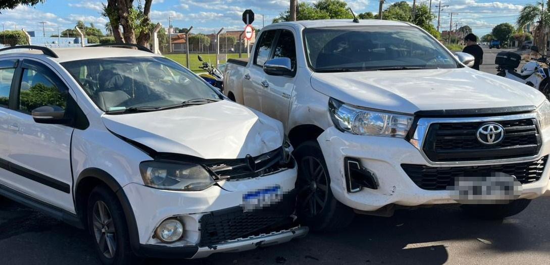 Acidente entre dois veículos deixa uma pessoa ferida em Três Lagoas 