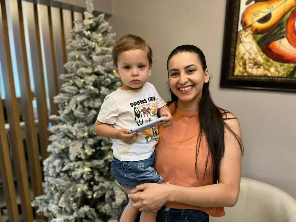 Criança de 2 anos precisa de cirurgia robótica e família faz vaquinha para arrecadar R$ 25 mil