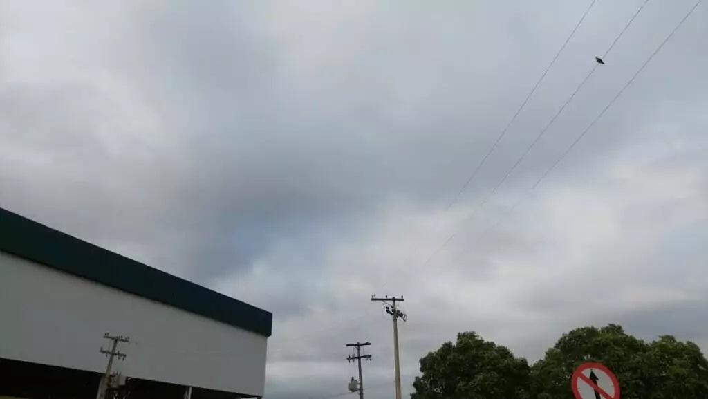 Frente fria avança e aumenta chance de chuva em Três Lagoas nesta segunda-feira