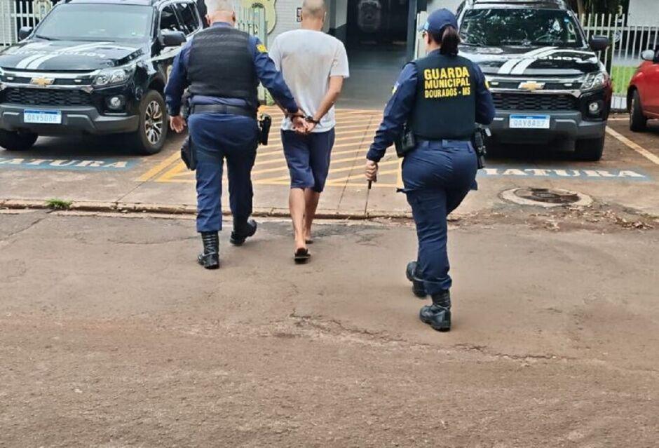 Homem fica em estado grave ao ser esfaqueado pelo enteado em Dourados 