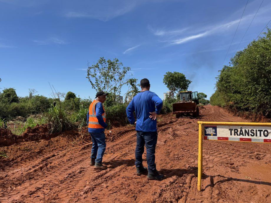Prefeitura inicia pavimentação da Rua Urias Ribeiro e via de acesso ao Bairro Montanini