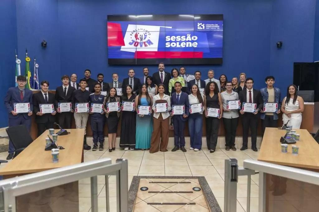 Primeira edição do Parlamento Jovem de Três Lagoas é encerrada com sessão solene e homenagens