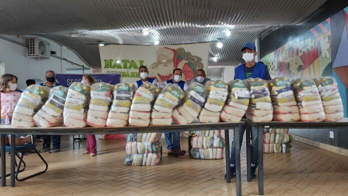 Prefeitura de Três Lagoas abre campanha Natal Solidário com entrega de cestas básicas