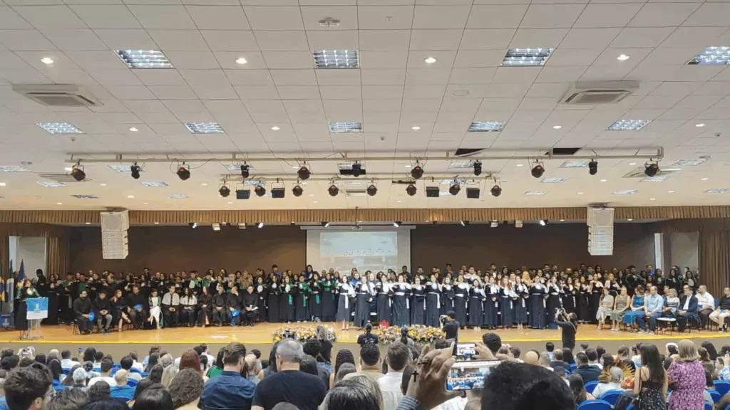 UFMS de Três Lagoas forma 166 novos profissionais em cerimônia solene no CPTL