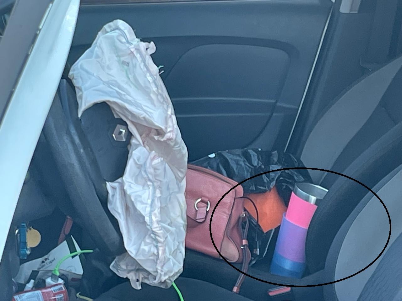 Mesmo após acidente, mulher faz sinal de “joia” e xinga pessoas que tentavam ajudá-la em Três Lagoas 