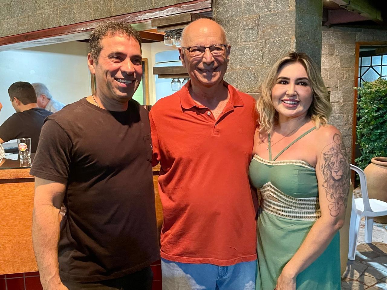 Irmão do cantor Xororó prestigia festa de aniversário do Dr. Jairo Queiroz Jorge que também recebeu amigos em sua fazenda  