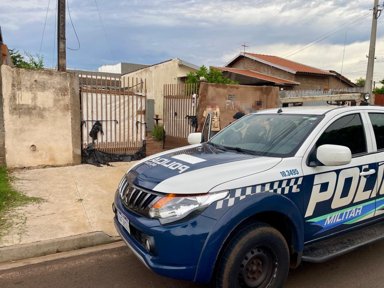 PM descobre plantação de maconha em residência após briga familiar que por pouco não feriu criança de 5 anos que estava em piscina de plástico