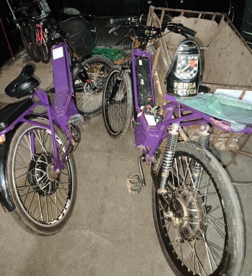 Força Tática apreende adolescentes de 14 e 17 anos por furto e recupera bicicleta elétrica no Jardim Cangalha, em Três Lagoas