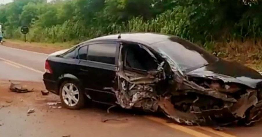 Acidente grave entre carro e caminhão interdita parcialmente rodovia entre Três Lagoas e Selvíria 