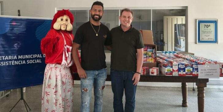 Carreta da Alegria reúne cerca de 800 pessoas e arrecada quase 800 litros de leite e gelatinas em ação solidária em Três Lagoas