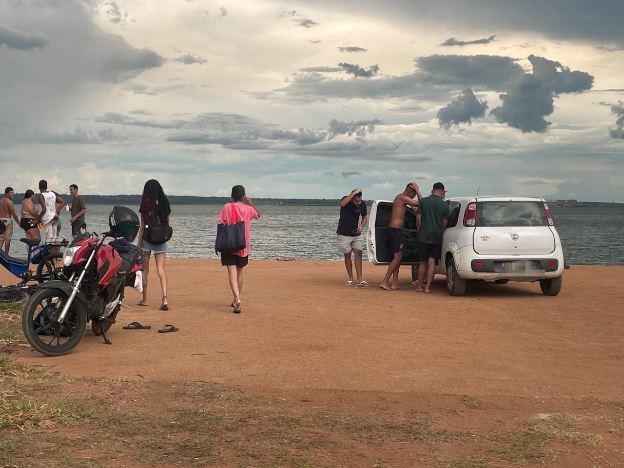 “Cascalheira bombou” neste domingo e população critica prefeito por não transformar o local em ponto turístico com infraestrutura em Três Lagoas