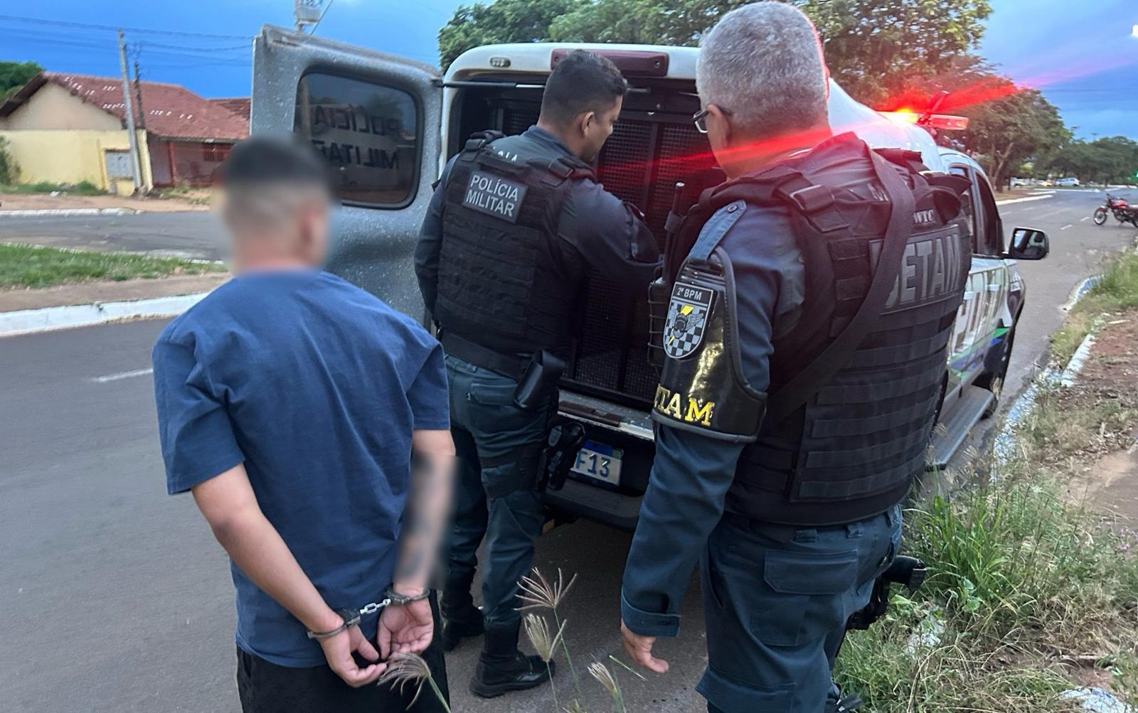 GETAM prende foragido por homicídio de SP e apreende drogas no bairro Paranapungá, em Três Lagoas