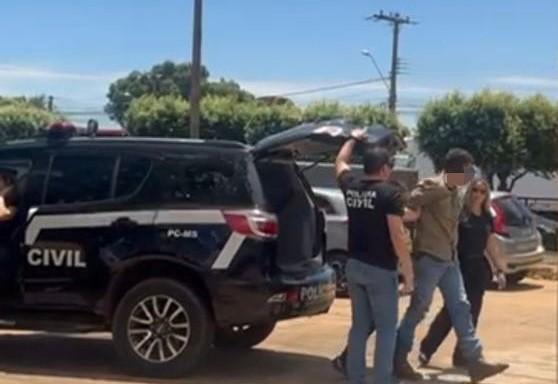 Homem é preso preventivamente após agredir companheira com “mata-leão” em conveniência de Três Lagoas