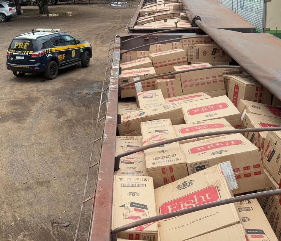 PRF apreende 600 mil maços de cigarros contrabandeados entre Três Lagoas e Água Clara