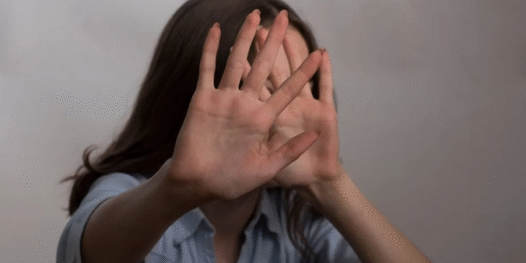 Projeto de lei em MS pode liberar spray de pimenta para defesa pessoal de mulheres