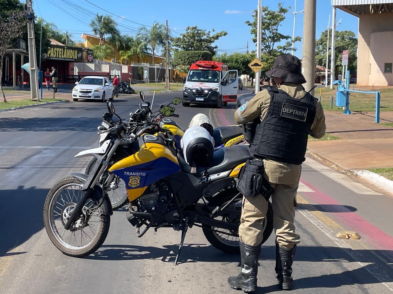Colisão entre bicicletas na Lagoa Maior deixa idoso ferido e interdita parcialmente avenida em Três Lagoas Colisão entre bicicletas na Lagoa Maior deixa idoso ferido e interdita parcialmente avenida em Três Lagoas