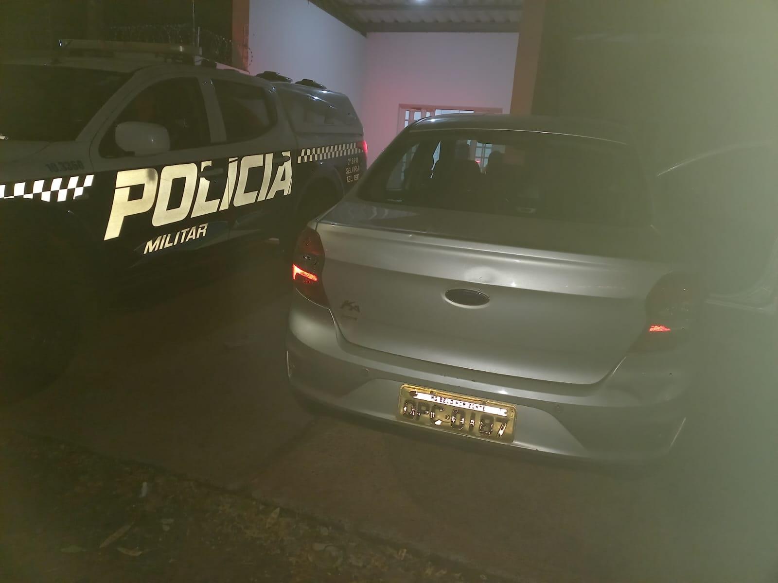 Homem com passagens por roubo, corrupção passiva e associação criminosa empresta carro à amiga e 