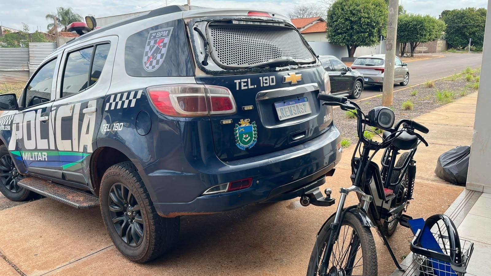 “A casa caiu”: Força Tática flagra menores pintando bicicleta elétrica furtada em Três Lagoas e acaba com a “farra’ do grupo 