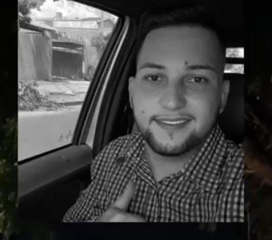 Execução em bar assusta Três Lagoas: jovem de 24 anos é perseguido e morto a tiros durante a madrugada Execução em bar assusta Três Lagoas: jovem de 24 anos é perseguido e morto a tiros durante a madrugada