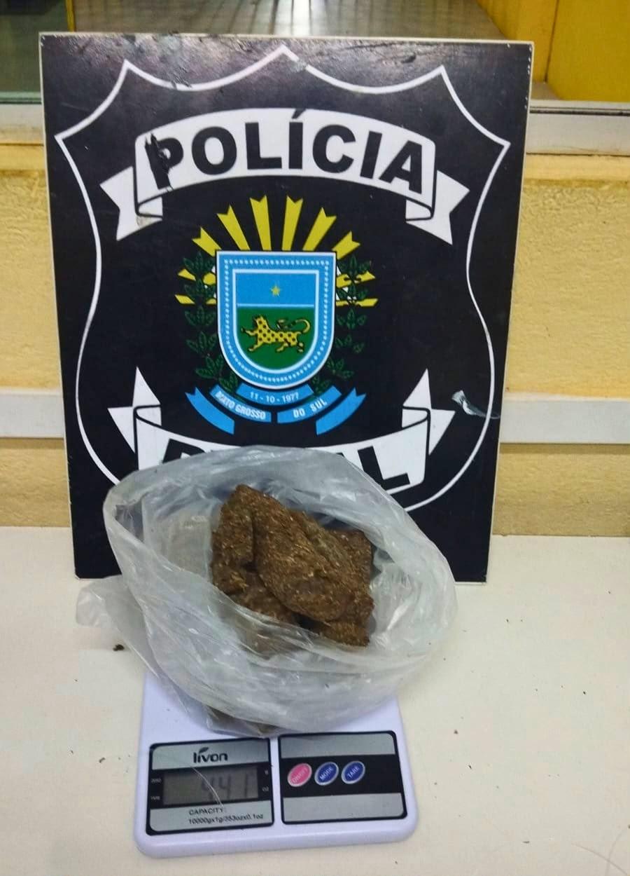 Polícia Penal intercepta drogas em alimento e apreende entorpecentes lançados por drone em presídio de Três Lagoas