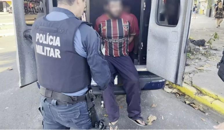 Moradores de rua que possuem passagens policiais por crimes graves agridem técnicos de empresa de internet e acabam presos em Três Lagoas Moradores de rua que possuem passagens policiais por crimes graves agridem técnicos de empresa de internet e acabam presos em Três Lagoas