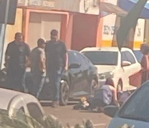 Abriu a porta do carro sem olhar: Acidente no Centro de Três Lagoas serve de alerta para motoristas Abriu a porta do carro sem olhar: Acidente no Centro de Três Lagoas serve de alerta para motoristas