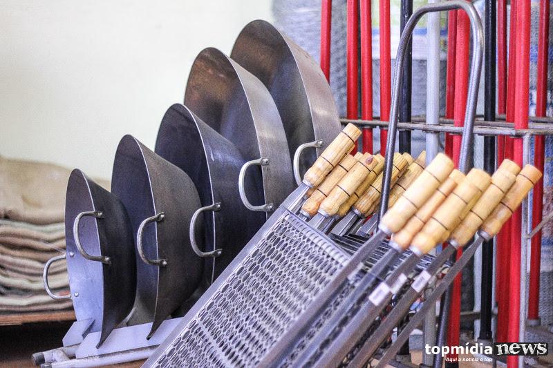 Chá de casa nova? Homem invade restaurante e furta panelas em Dourados  