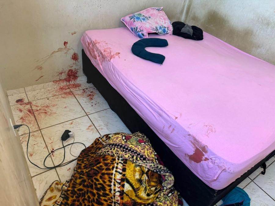 Homem tenta matar companheira enquanto ela dormia em Nova Andradina  