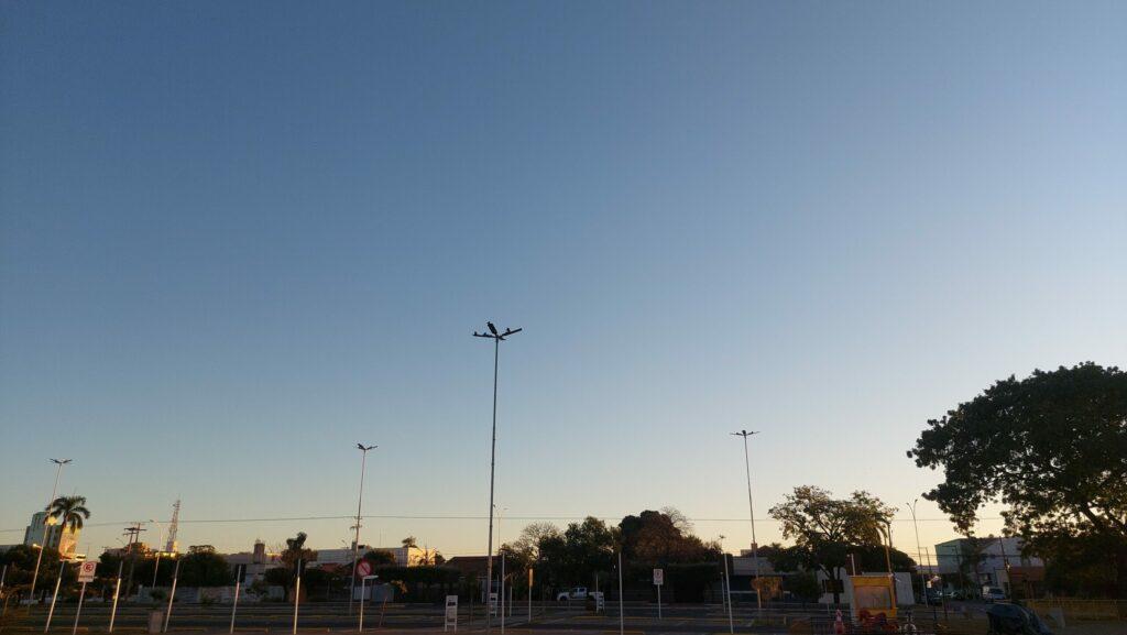 Quarta-feira tem continuação de manhãs geladas e calor durante a tarde em Três Lagoas
