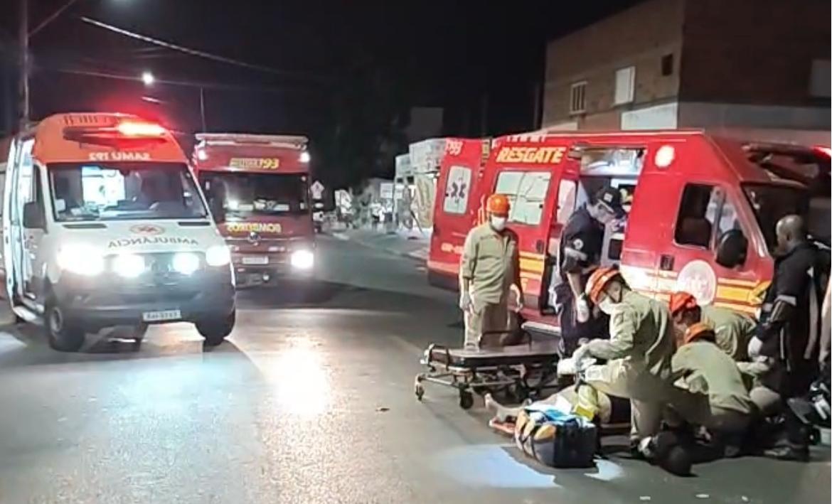 Grave acidente entre moto e bicicleta deixa ciclista desacordada e mobiliza equipes de resgate em Três Lagoas