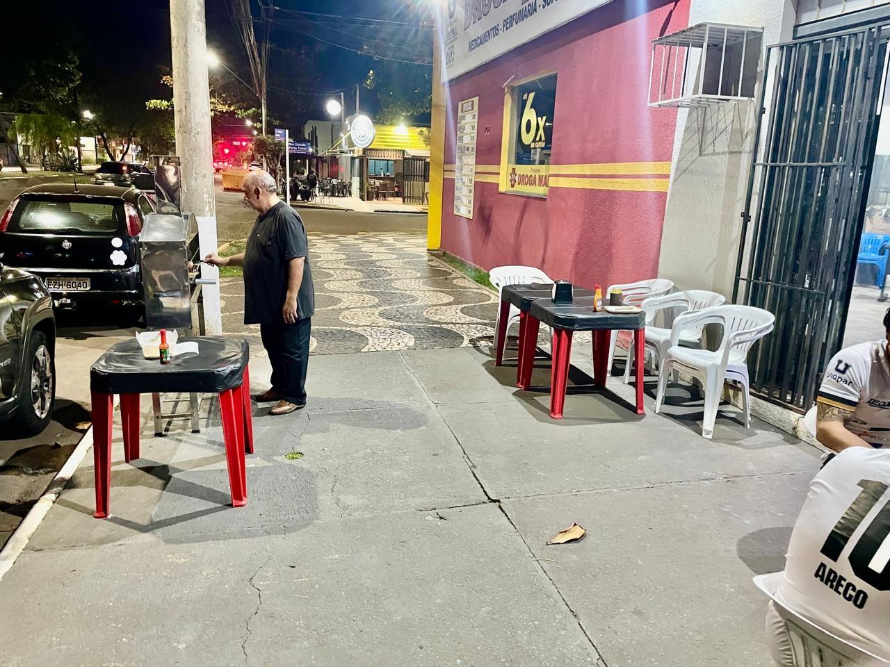 Espetinho do “Nelsão”: O lugar certo para quem gosta de boa comida e cerveja gelada Espetinho do “Nelsão”: O lugar certo para quem gosta de boa comida e cerveja gelada