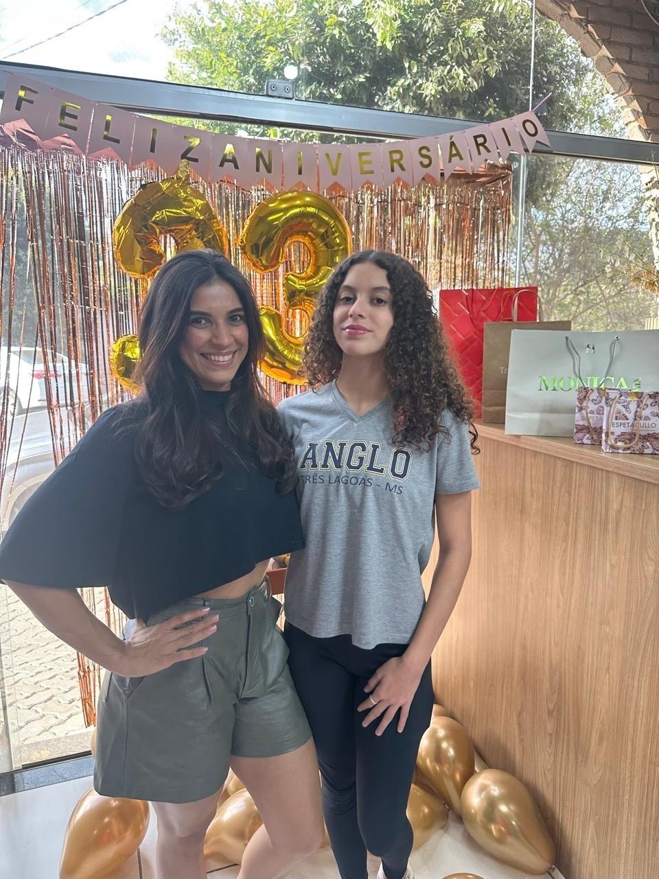 Empresária Adma comemora aniversário e celebra o sucesso do salão Beauty Center em Três Lagoas Empresária Adma comemora aniversário e celebra o sucesso do salão Beauty Center em Três Lagoas