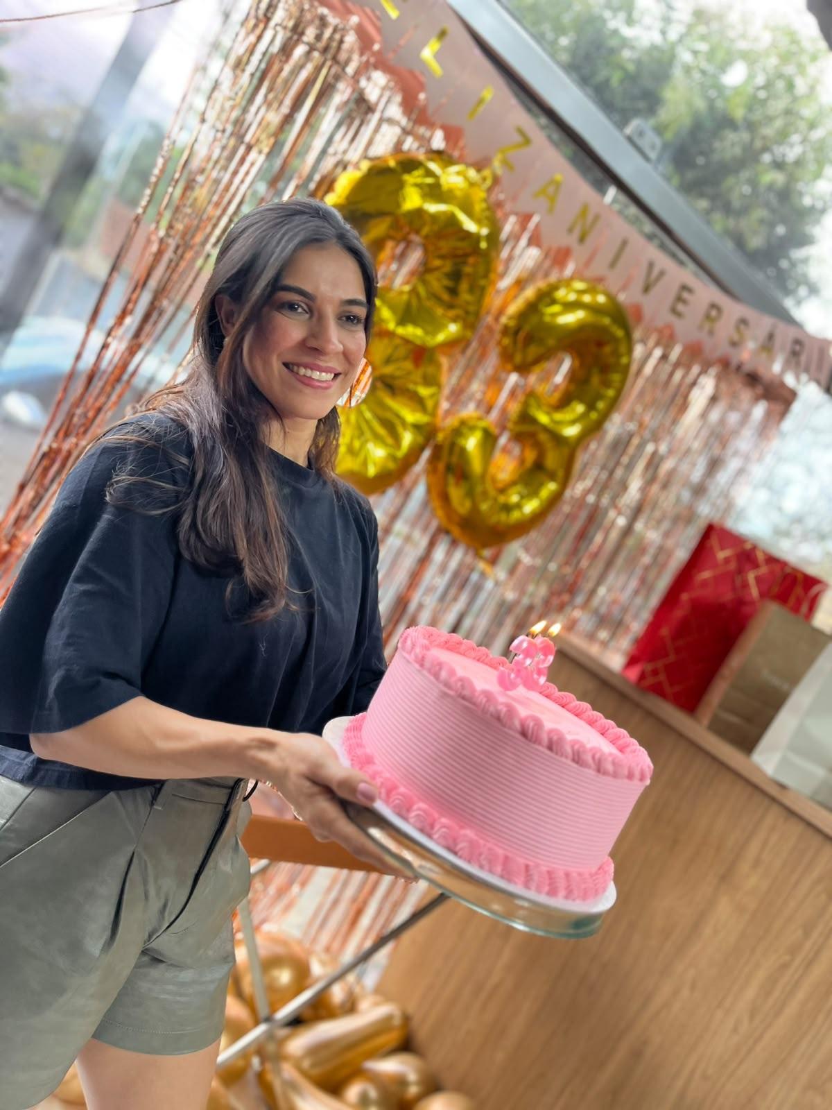 Empresária Adma comemora aniversário e celebra o sucesso do salão Beauty Center em Três Lagoas Empresária Adma comemora aniversário e celebra o sucesso do salão Beauty Center em Três Lagoas