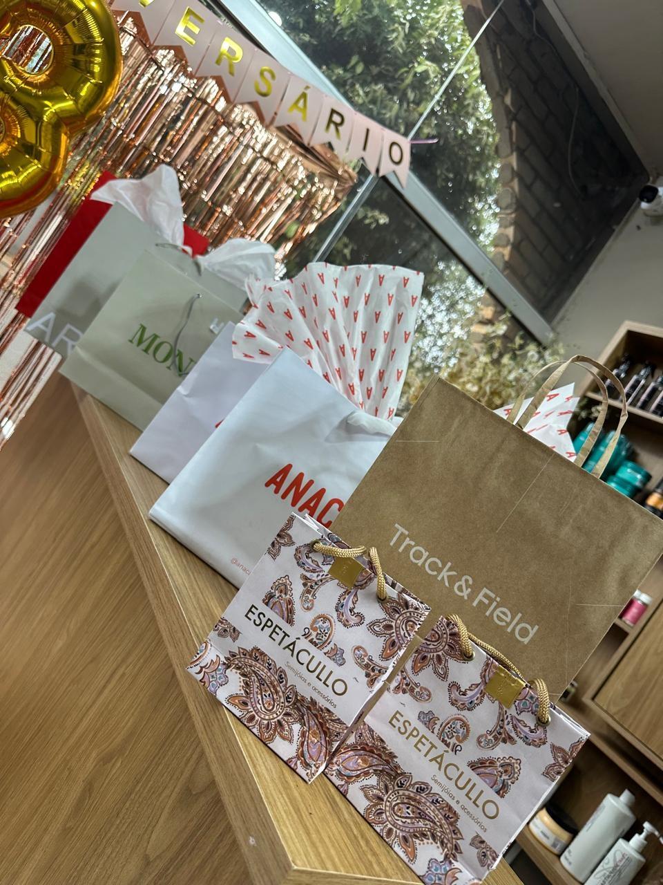 Empresária Adma comemora aniversário e celebra o sucesso do salão Beauty Center em Três Lagoas Empresária Adma comemora aniversário e celebra o sucesso do salão Beauty Center em Três Lagoas