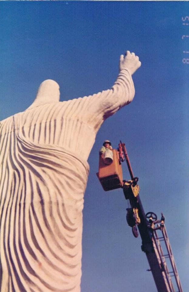 Você sabia? Cristo Redentor de Três Lagoas foi construído em quatro partes e veio de caminhão de Corumbá Você sabia? Cristo Redentor de Três Lagoas foi construído em quatro partes e veio de caminhão de Corumbá